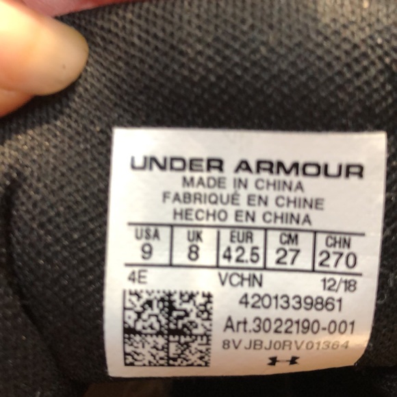 Under Armour mens sneakers - Picture 3 of 6